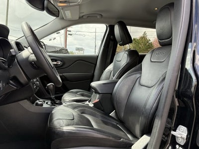 2023 Jeep Cherokee Altitude Lux