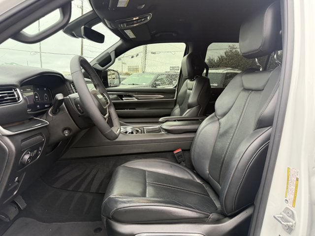 2023 Jeep Wagoneer Base