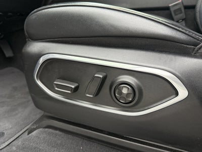 2023 Jeep Wagoneer Base