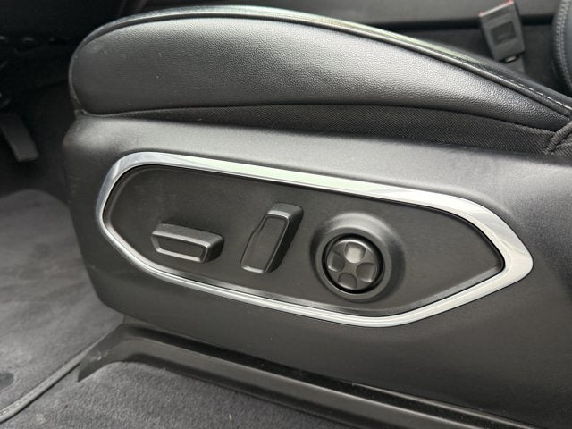 2023 Jeep Wagoneer Base