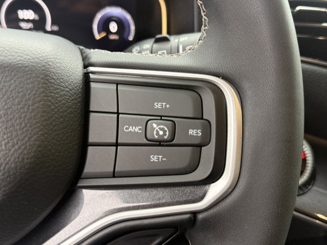 2023 Jeep Wagoneer Base