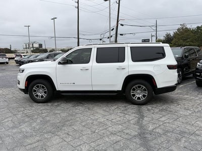 2023 Jeep Wagoneer Base