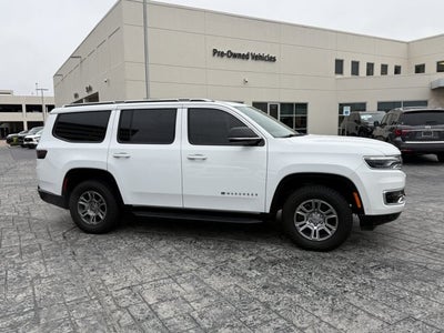 2023 Jeep Wagoneer Base