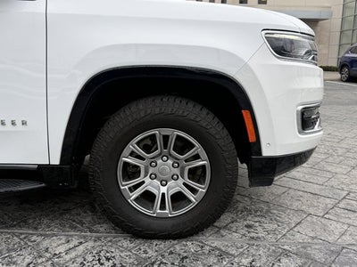 2023 Jeep Wagoneer Base
