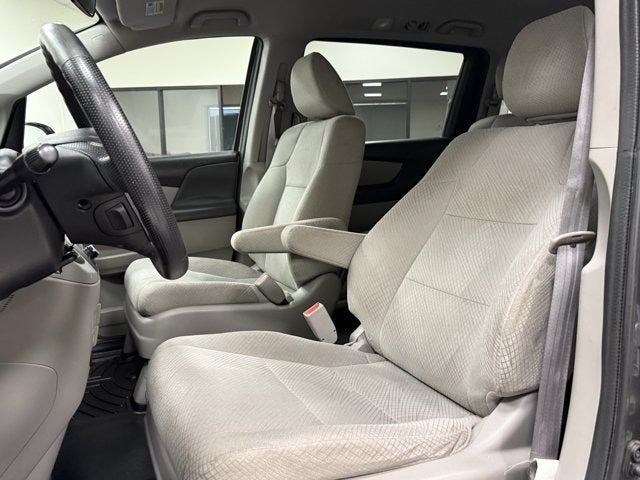 2016 Honda Odyssey LX - Photo 13