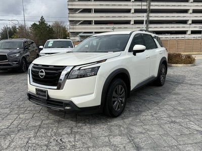 2024 Nissan Pathfinder SV