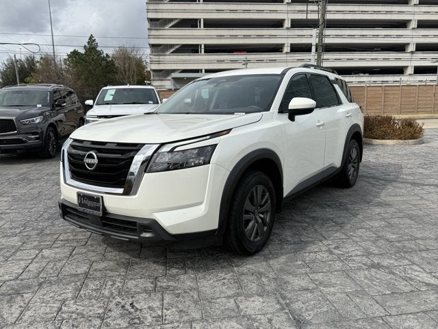 2024 Nissan Pathfinder SV