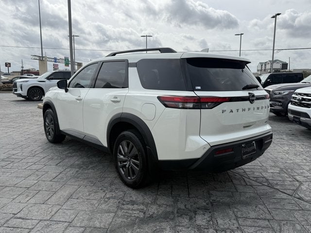 2024 Nissan Pathfinder SV
