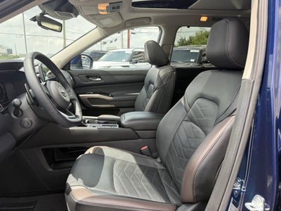 2024 Nissan Pathfinder Platinum