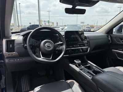2024 Nissan Pathfinder Platinum