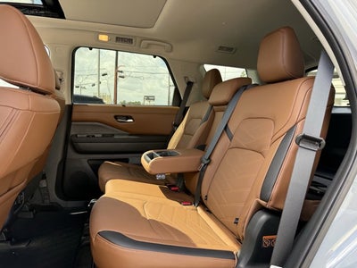 2025 Nissan Pathfinder Platinum