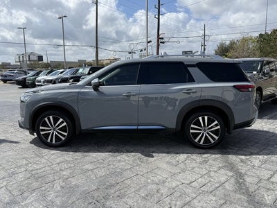 2025 Nissan Pathfinder Platinum