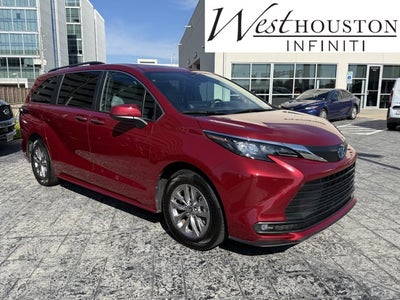 2025 Toyota Sienna XLE