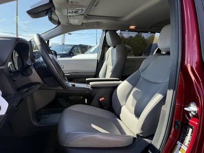 2025 Toyota Sienna XLE