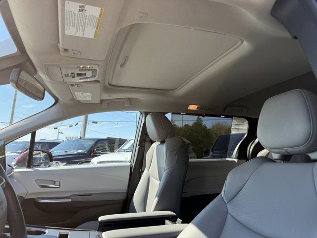 2025 Toyota Sienna XLE