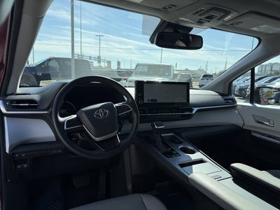 2025 Toyota Sienna XLE