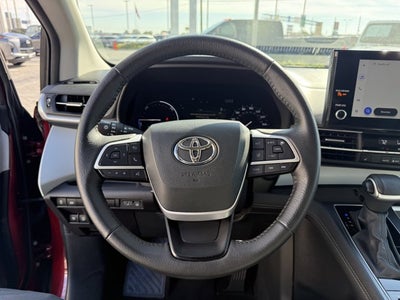 2025 Toyota Sienna XLE