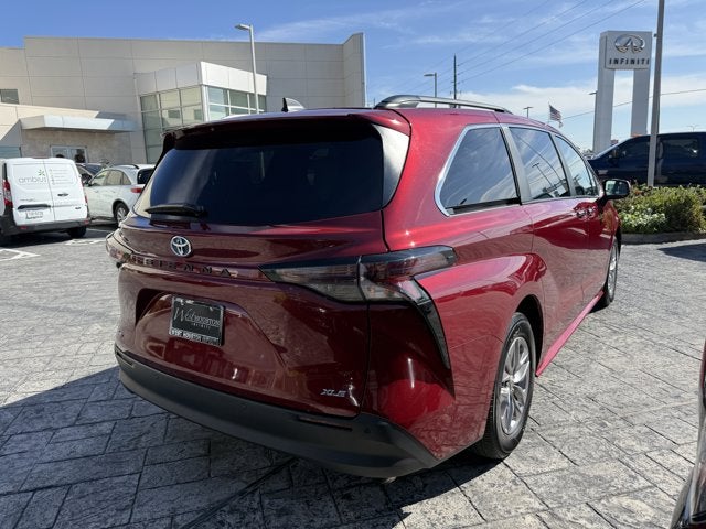 2025 Toyota Sienna XLE