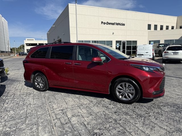 2025 Toyota Sienna XLE
