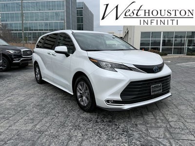 2024 Toyota Sienna XLE