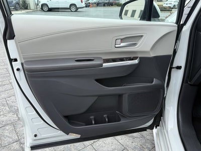 2024 Toyota Sienna XLE