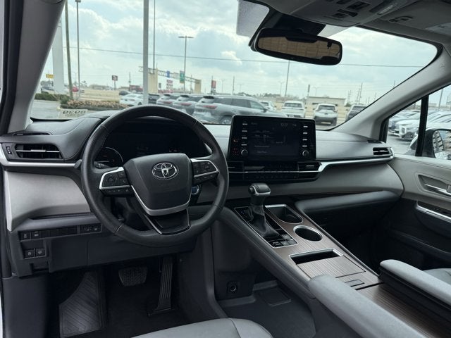 2024 Toyota Sienna XLE