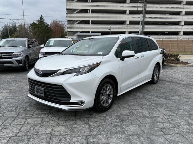2024 Toyota Sienna XLE