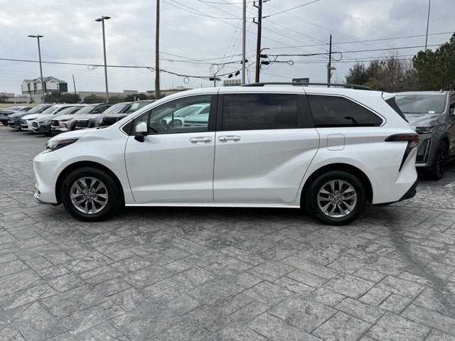 2024 Toyota Sienna XLE