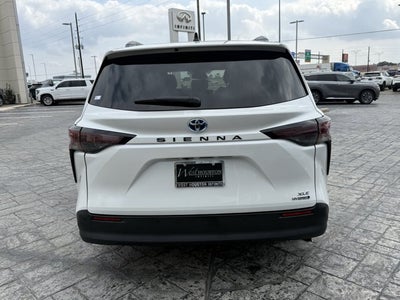 2024 Toyota Sienna XLE