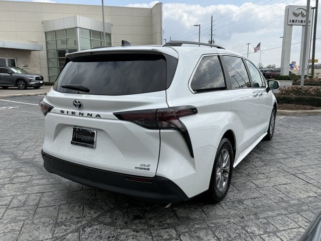 2024 Toyota Sienna XLE