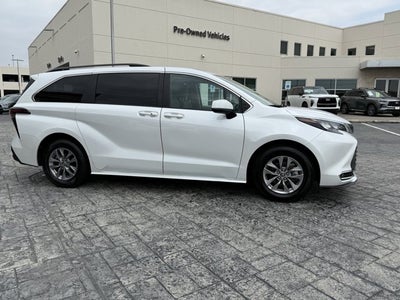 2024 Toyota Sienna XLE
