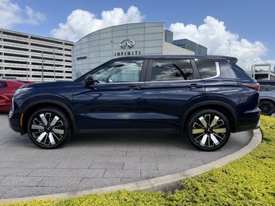 2025 Mitsubishi Outlander SE