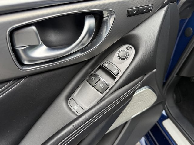 2018 INFINITI Q60 LUXE