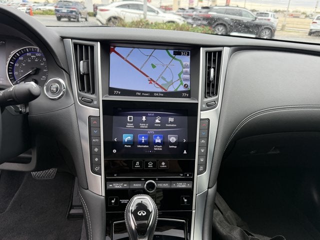 2018 INFINITI Q60 LUXE