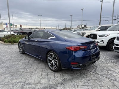 2018 INFINITI Q60 LUXE