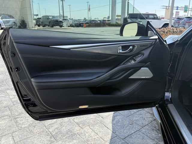 2022 INFINITI Q60 LUXE RWD