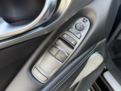 2022 INFINITI Q60 LUXE RWD