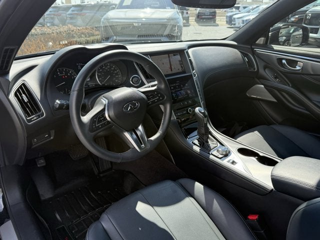 2022 INFINITI Q60 LUXE RWD