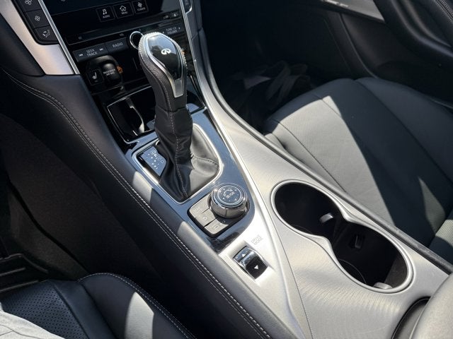 2022 INFINITI Q60 LUXE RWD