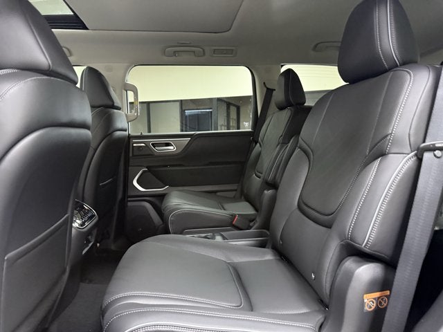 2027 INFINITI QX80 Luxe 4WD