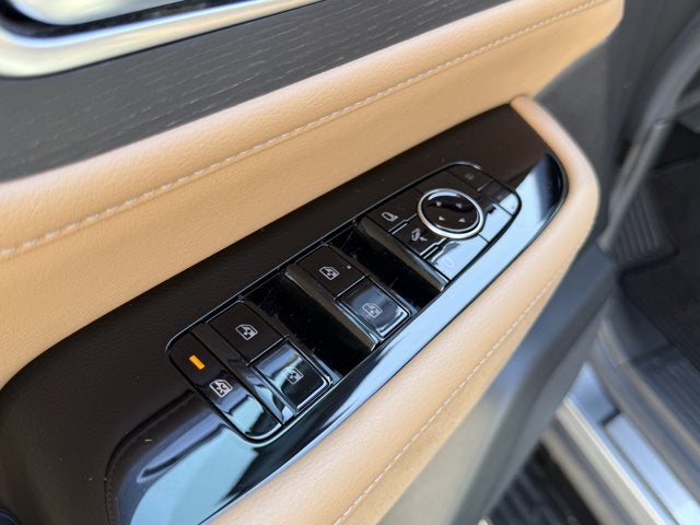 2025 INFINITI QX80 Sensory 4WD