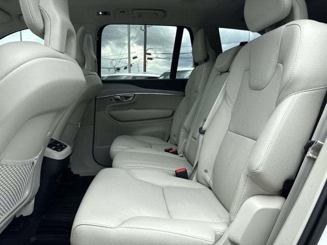 2021 Volvo XC90 Momentum