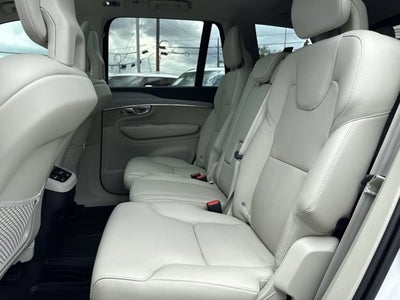 2021 Volvo XC90 Momentum