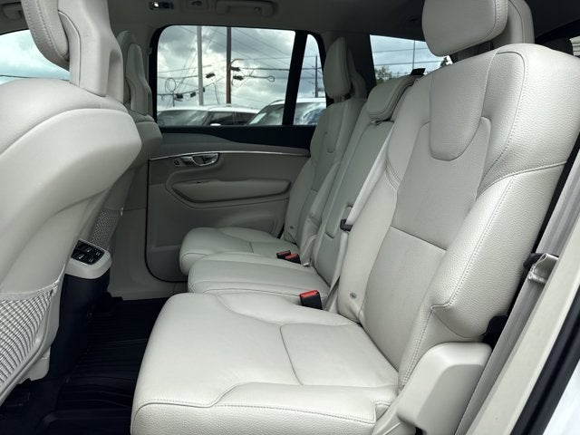 2021 Volvo XC90 Momentum