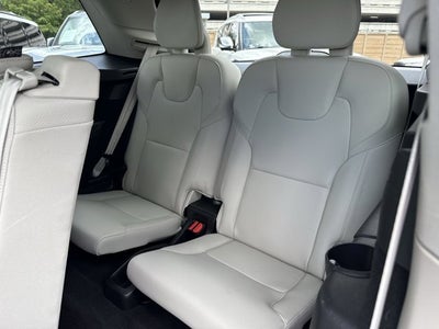 2021 Volvo XC90 Momentum