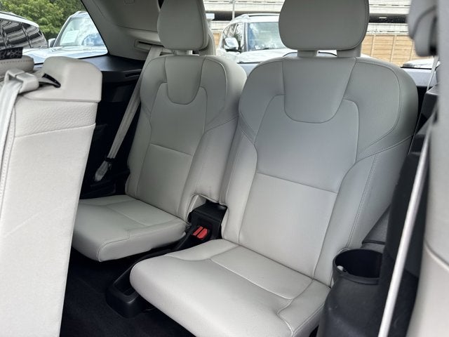 2021 Volvo XC90 Momentum