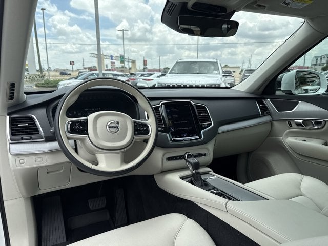 2021 Volvo XC90 Momentum