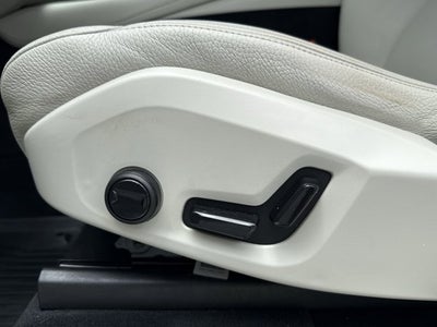 2021 Volvo XC90 Momentum
