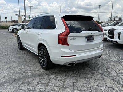 2021 Volvo XC90 Momentum