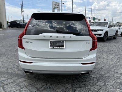 2021 Volvo XC90 Momentum